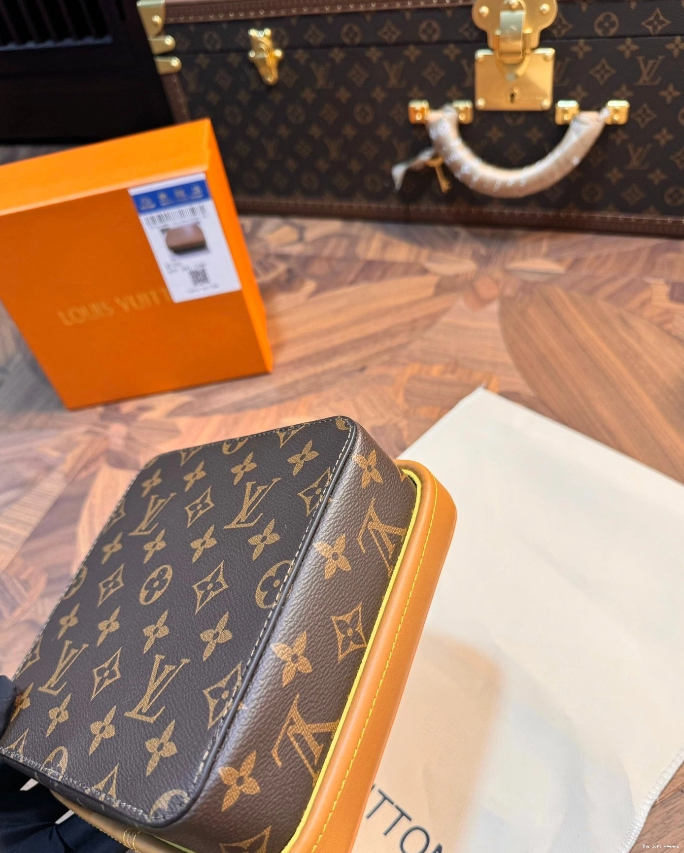 SQUARE JEWELRY BOX LV CUSTOM YELLOW 0815